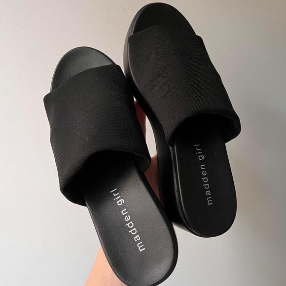 Madden Girl Black Platform Sandals - Picture 1 of 3